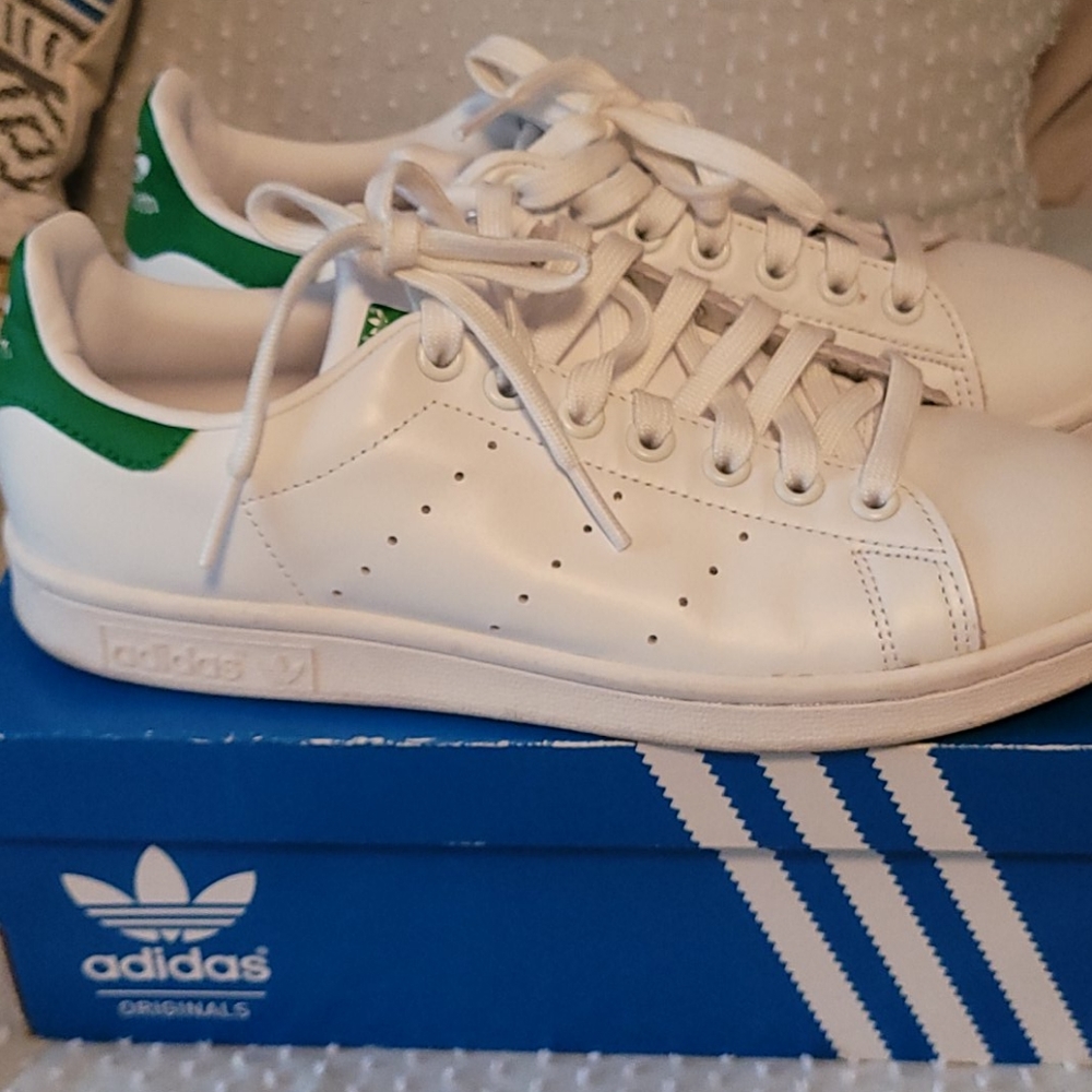 Adidas Sneakers